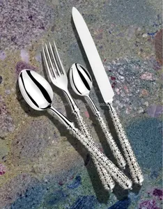 Ensemble de couverts au design classique de luxe en acier inoxydable avec finition dorée, parfait pour les repas au restaurant et la table élégante - Product Image 4