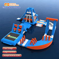 Parcours d'obstacles flottant gonflable géant en PVC personnalisable, parc flottant gonflable pour adultes
