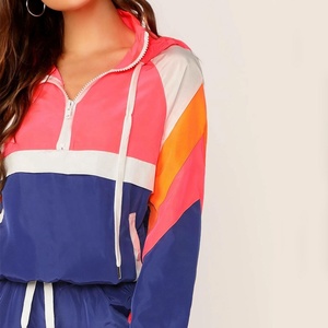 Traje de verano Prince OEM con logotipo personalizado para mujer, chándal informal de manga larga con capucha de nailon, pantalones cortos de tiro alto para mujer - Product Image 4