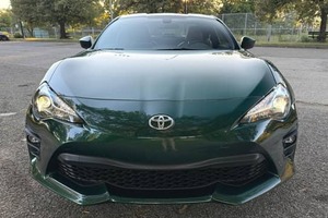 Auto Deportivo de Colección Raro en Venta, Usado, Modelo 2024, 86 GT Hakone Edition Turbo R15, Interior de Cuero Oscuro, en Perfecto Estado - Product Image 2