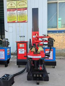 <span class=keywords><strong>Machine</strong></span> de changement de pneus verticale haute performance pour roues lourdes - Product Image 6
