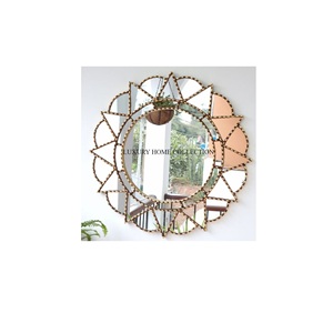 Cadre de miroir mural en métal antique magnifiquement fabriqué à la main avec des motifs ornés pour une décoration intérieure luxueuse - Product Image 3