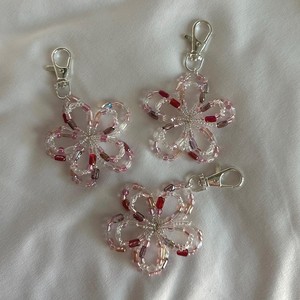 beaded flower keychain - Product Image 1