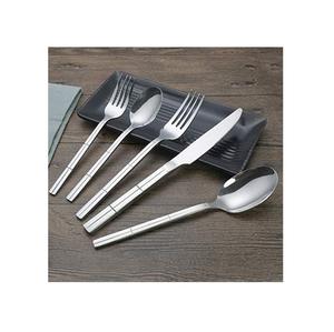 Flatware Set of 4 Pieces Silverware Stainless Steel Cutlery Set Kitchen Utensil Like Spoon Fork and Knife Comes With High Trend - Product Image 2