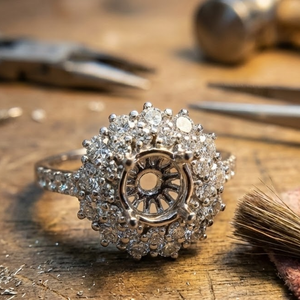 Anillo de compromiso de oro blanco de 18 quilates con halo floral vintage, diamantes naturales certificados, micro pavé y engaste de boda para mujer - Product Image 2