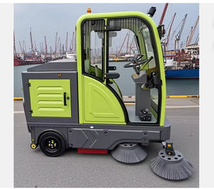 Autolaveuse commerciale autotractée à batterie pour sols de garage avec système de décontamination thermique - Product Image 1