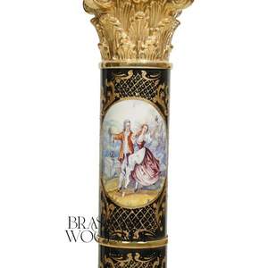 Pedestal de Porcelana Sèvres y Latón de Estilo Victoriano Antiguo con Escenas Pintadas a Mano - Product Image 5
