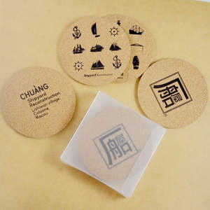 Elegante juego de posavasos de madera elaborado con madera de alta calidad diseñado para garantizar la colocación segura de bebidas calientes - Product Image 2