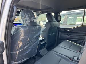 Neuf/Occasion 2024 pour PRADO LC250 2.4L SUV Automatique 4x4 R20 Cuir Gauche Option Or Essence Feux LED - Product Image 4