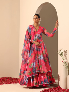 GUL QUDRAT Mousseline Rose Moderne en Soie Lehenga Choli avec Impression Numérique en Mousseline de Soie Dupatta Vêtements de Mariage Réversibles - Product Image 3