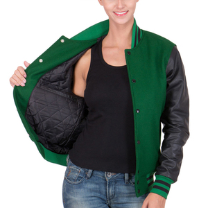 Chaqueta Estilo Universitario Verde Oscuro y Negra, Mangas Estilo Cuero, Forro Acolchado, Ribete a Rayas, Ropa Urbana - Product Image 5