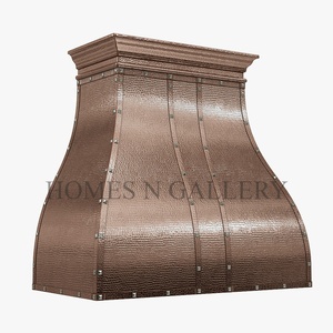 Hotte de cuisine murale en acier inoxydable, design personnalisé et artisanal, avec rivets en laiton - Product Image 6