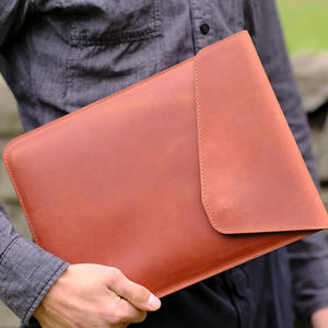 Housse élégante et durable en cuir véritable portable pour ordinateur portable fait à la main pour les voyages d'affaires et le travail GLS-0378 - Product Image 1