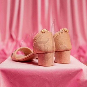 รองเท้าส้นสูงแบบสไลด์สำหรับผู้หญิง งานสั่งทำพิเศษ ทนทาน พิมพ์ลาย พื้นรองเท้าหนังแท้กันลื่น จัดส่งตรงจากโรงงาน MOQ ต่ำ - Product Image 2