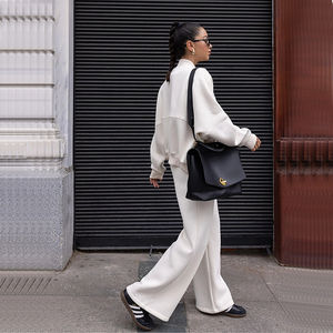 Conjuntos Deportivos de 2 Piezas para Mujer, Personalizados OEM 2025, Venta al por Mayor, Trajes Deportivos de Forro Polar Transpirable para Invierno y Primavera - Product Image 2