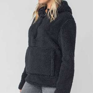 Venta al por mayor de las mujeres de lana pulóver con capucha de invierno negro Sherpa Sudadera con capucha OEM logotipo personalizado Casual prendas de vestir exteriores de las mujeres Top - Product Image 3