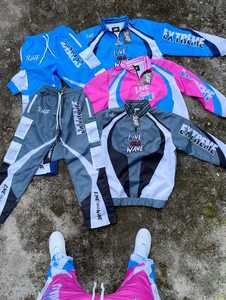 เสื้อฮู้ดปักลายหมวก Boxy สำหรับผู้ชายผ้าซักกรดซีดจางรุ่นที่กำหนดได้เอง - Product Image 3