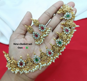 Conjunto de Collar Tradicional Lakshmi Hasli con Balis a Juego, Joyería de Templo Chapada en Oro para Mujer, Conjunto de Joyería Nupcial del Sur de la India - Product Image 6