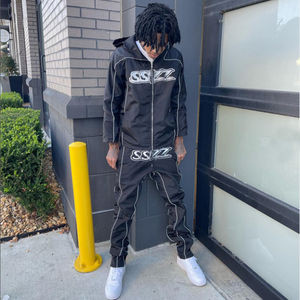 ชุดแจ็คเก็ตและกางเกงวอร์มไนลอนแบบสั่งทำพิเศษสำหรับผู้ชาย แจ็คเก็ตกันลมน้ำหนักเบา สไตล์ลำลอง ชุดวอร์มไนลอนสำหรับผู้ชาย - Product Image 1