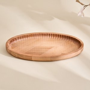 Plateau en bois de style moderne ovale pour l'intérieur, surface lisse sculptée avec un ton clair, matériau durable, accessoire de présentation alimentaire - Product Image 5