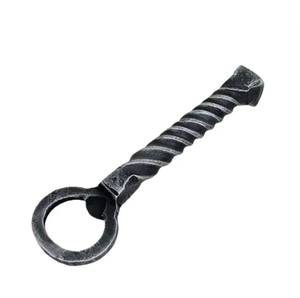 Ouvre-barre de style guitare unique fini argent outil durable et créatif pour les barmans professionnels et les essentiels du bar à domicile - Product Image 2