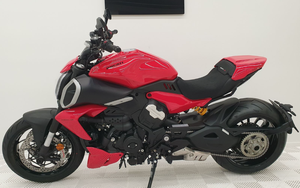 Nuestra Ducatis Diavels 2025 de alta calidad está lista para ser enviada a todo el mundo. - Product Image 2