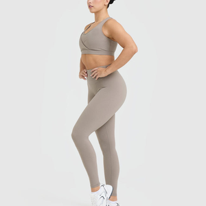 Ensemble de yoga personnalisé OEM, vêtements de sport pour la salle de sport, ensembles de fitness, vêtements de sport en polyester, leggings de course à pied - Product Image 3