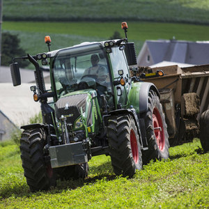 Claas 500 Vario 145 Tractor agrícola usado 4x4 Bomba de motor diésel de 4 cilindros Maquinaria agrícola Engranaje de alta productividad - Product Image 5