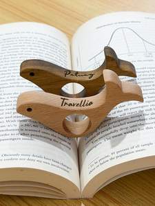 Abrelibros de Madera Maciza Pulida Natural, Herramienta Duradera y Cómoda para Sujetar Páginas para Lectores y Estudiantes - Product Image 2