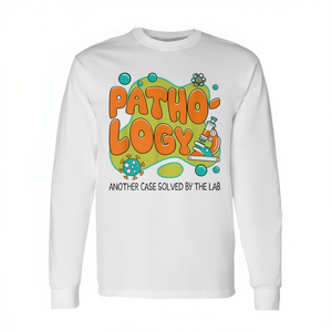 T-shirt à manches longues unisexe à col rond pour adulte, thème rétro de diagnostic, Semaine du laboratoire de pathologie 2025 - Product Image 2