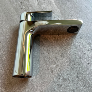 Grifo Mezclador para Lavabo Fratelli Pellizzari, Monomando, Cromado, Latón Sólido, Diseño Italiano Moderno, Control Preciso del Agua - Product Image 5