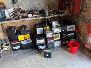 Déchets de batteries au plomb usagées pour la vente en gros, toutes destinées aux voitures et camions - Product Image 2