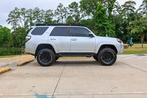 4Runner TRD Off-Road 2023, 4x4, moteur V6, différentiel arrière à blocage, tout-terrain - Product Image 3