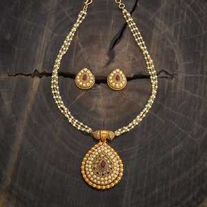 Antique <b>Necklace</b> 187905 Elegant and Timeless for Wedding Occasions - Product Image 2