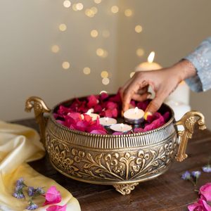 Bol à fleurs en laiton de paon de qualité supérieure poli or porte-lampe à thé Urli et bougeoirs de mariage pour la décoration intérieure - Product Image 4