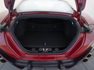 Limpio 2022 F e r a r i Roma RWD - Product Image 5