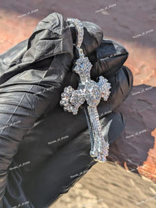 Colgante de Cruz con Diamantes de Moissanita Helados, Collar de Plata 925 Estilo Hip Hop Bling, Joyería para Hombre y Mujer, Regalo de Boda Unisex - Product Image 3