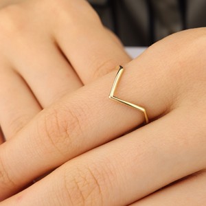 Bague en forme de V géométrique 925 bague en argent sterling plaqué or bague de déclaration bijoux minimalistes cadeau pour elle délicate bague en V chose - Product Image 2