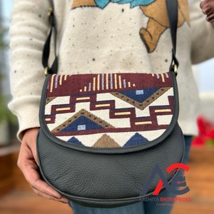 ใหม่ขายดีกระเป๋าสะพายข้างหนังแจ็คการ์ดทำด้วยมือหนังแท้ใช้งานได้หลากหลายกระเป๋าครอสบอดี้ดีไซน์วินเทจใหม่ - Product Image 1