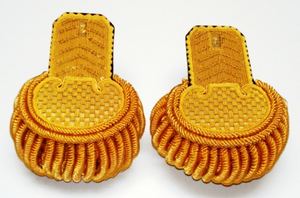 Épaulettes d'épaulette brodées à la main à la mode pour une utilisation de garde - Product Image 2