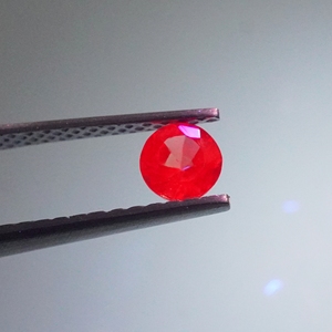 Corte Redondo Zafiro Rosa Cambio de Color Natural - Product Image 2