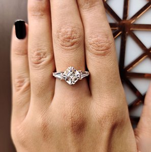 Anillos Solitarios de Corte Asscher 3Ct para Mujer Fabricados en Plata de Ley 925 y Diamantes Moissanita - Product Image 4