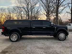 รถฟอร์ด F-450 Super Duty Limited 4x4 ปี 2024 มือสอง ไมล์น้อย เครื่องยนต์สมบูรณ์ ระบบเกียร์อัตโนมัติ หลังคาพาโนรามา ไฟ LED พร้อมส่ง - Product Image 3