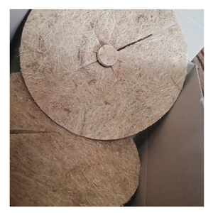 Disque de coco durable Tapis de paillis Disque de coco Protecteur d'arbre Fabriqué avec de la fibre de coco pour retenir l'humidité et maintenir un jardin propre - Product Image 1