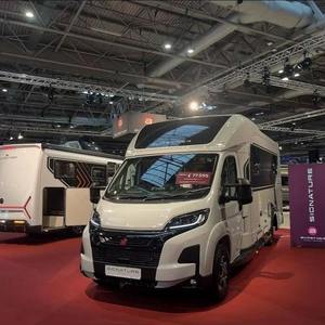 Autocaravana de Primera Calidad, Construcción de Aluminio y Acero, Capacidad para 4-6 Personas, Amplio Espacio de Vivienda - Product Image 3