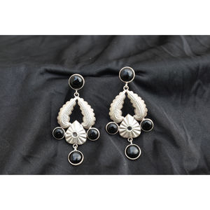 Pendientes de aro con cuentas de piedra de imitación de plata, diseño nuevo, tradicional, hecho a mano, para niñas y mujeres - Product Image 4