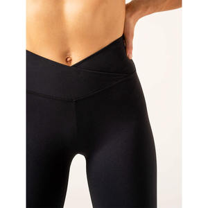 Venta al por mayor personalizado negro Momentum Cross Over Scrunch Leggings contorneado cintura alta ropa activa moda gimnasio Leggings para mujeres - Product Image 3