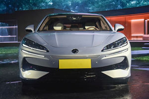 Voitures hybrides de luxe 2024, 4 portes, 4 portes berlines, moteur turbo, transmission semi-automatique, toit ouvrant panoramique, à vendre - Product Image 2