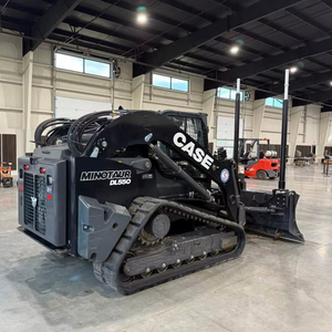 Cargadora Compacta Minotaur DL550 con Envío Gratuito, Aprobada por CE y EPA, con Cuchilla Frontal y Sistema de Climatización - Product Image 1