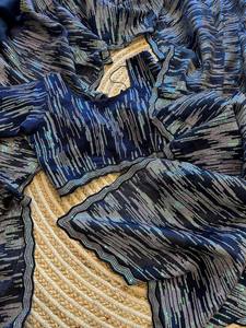 Saree en soie multicolore avec broderie en fil de viscose pour mariage et fête style pakistanais - Product Image 5